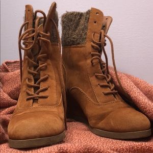 WEDGE BOOTIES